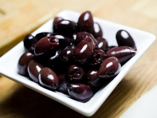 PITTED KALAMATA OLIVES